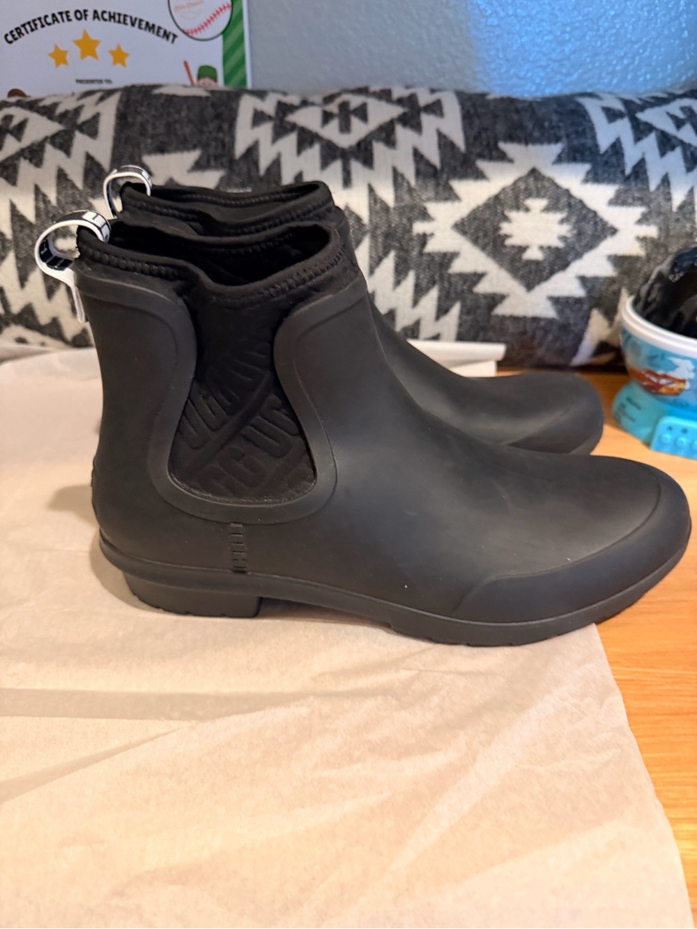 Ugg Size 11 Woman’s Short Rainboots